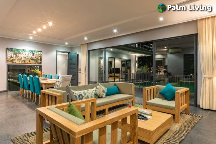 Luxury Villa Built on Large Land Plot
