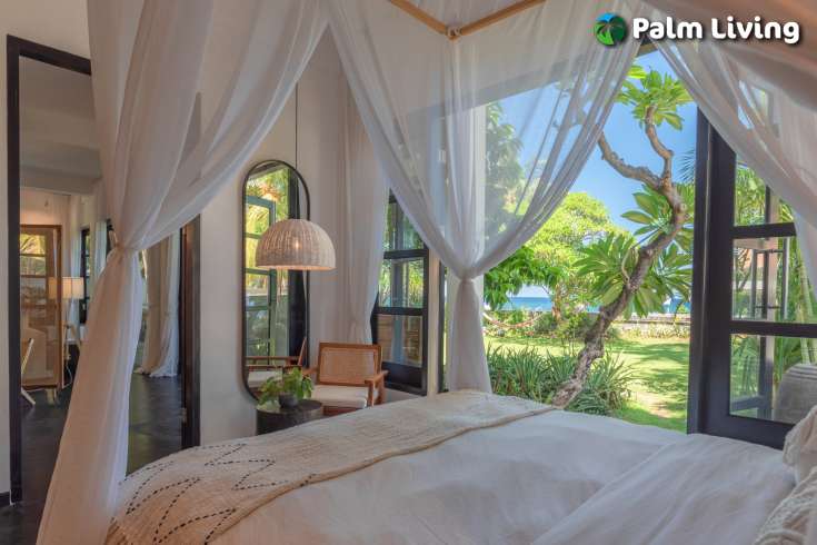 Absolute Beachfront Villa - Center Lovina