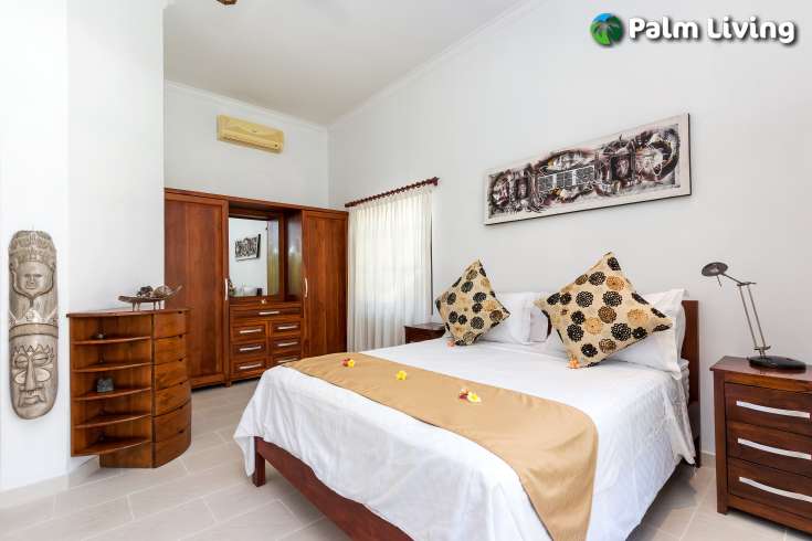 Beachfront Villa with Guest House