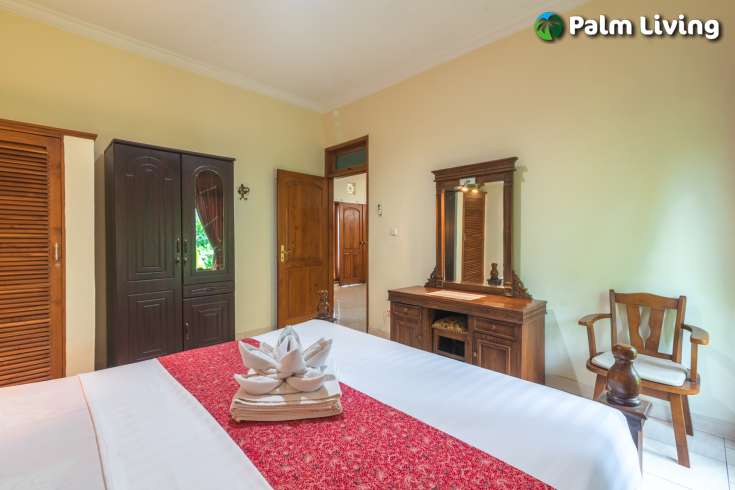 Serene Lovina Villa with Bungalow