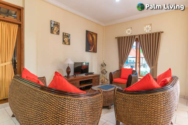 Serene Lovina Villa with Bungalow