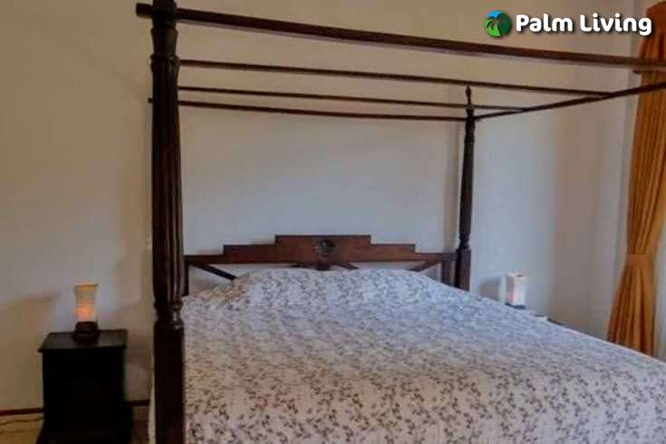 Spacious Garden Villa in Kediri for Sale