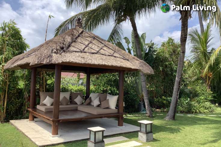 Spacious Beachfront Villa with Nice Garden