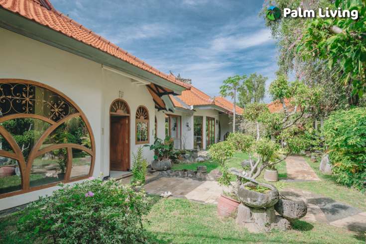 Spacious Garden Villa for Sale
