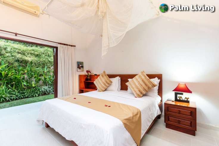 Beachfront Villa with Guest House