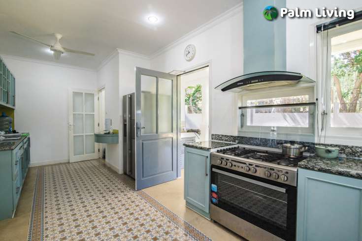 Villa for Sale with Stunning Views