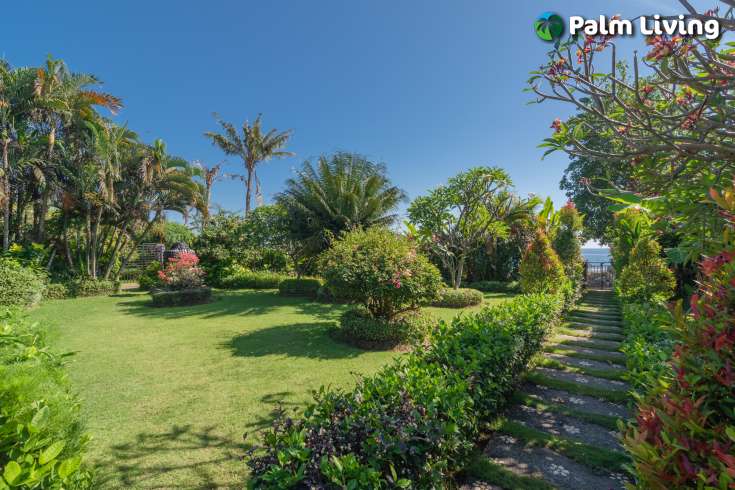 Serene Four Bedroom Villa with Ocean Views