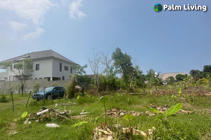Dencarik Plot Close to The Beach