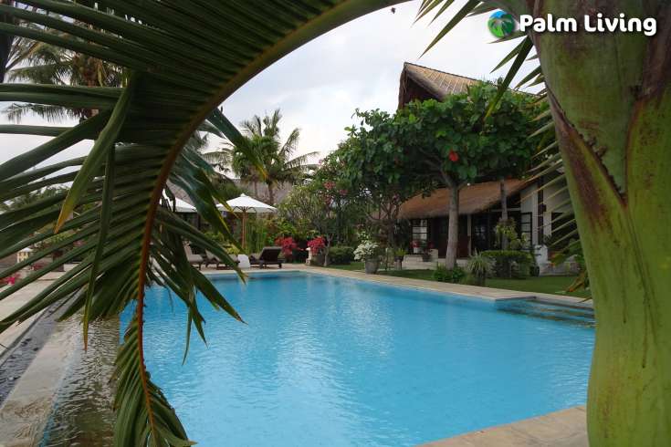 Spacious Beachfront Villa for Sale in Dencarik
