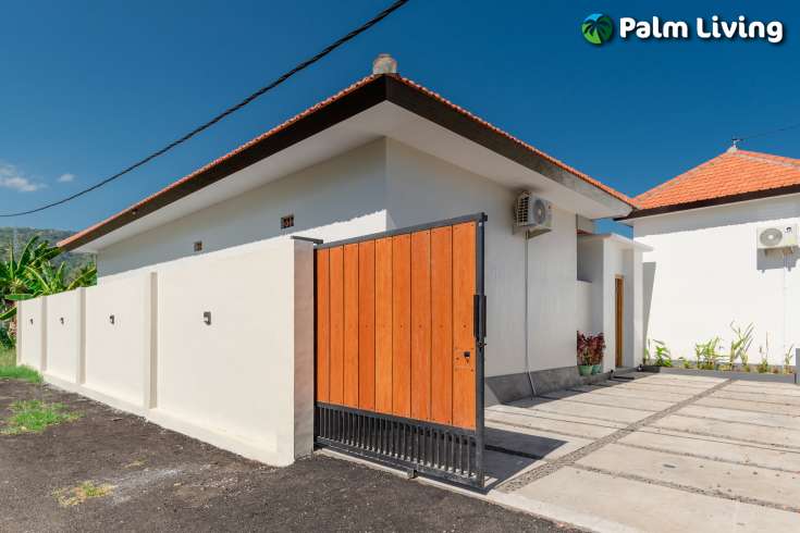 Family Villa for Sale in Lovina