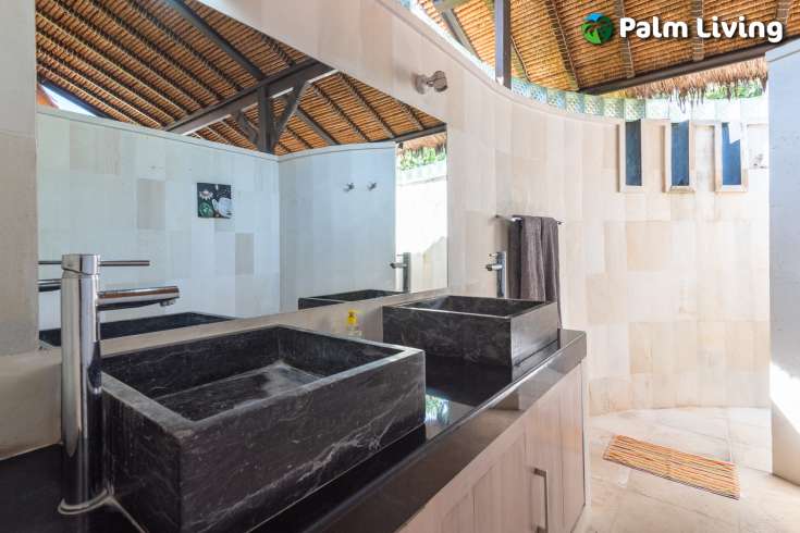 Serene Four Bedroom Villa with Ocean Views