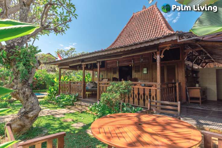 Beachfront Villa Complex in Central Lovina