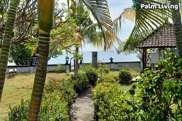 Beachfront Villa in Lovina, North Bali For Sale