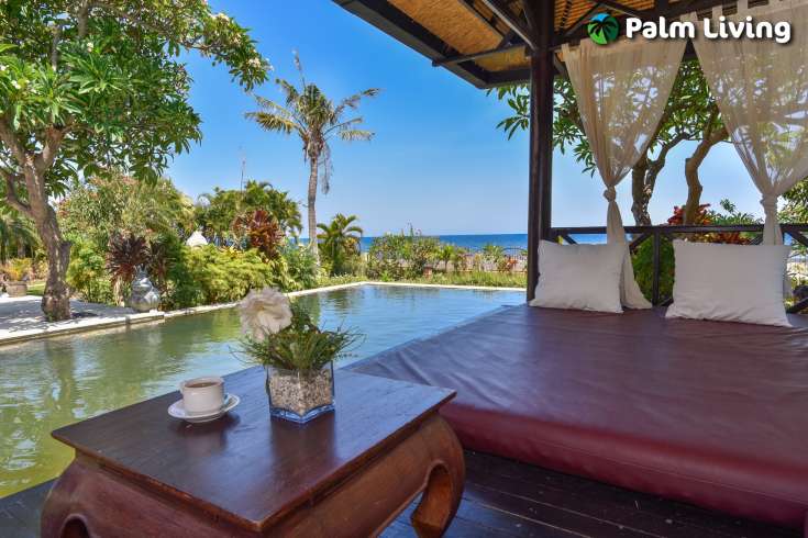 Luxury Balinese Beachfront Villa Dencarik