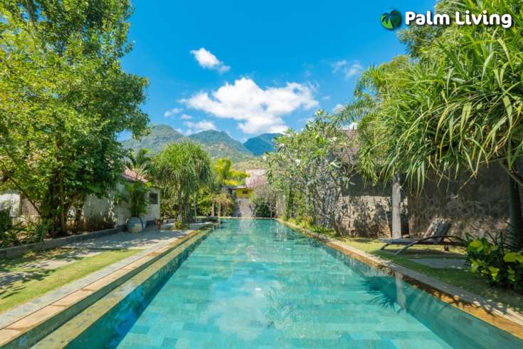 Freehold Villa with Mountain Views