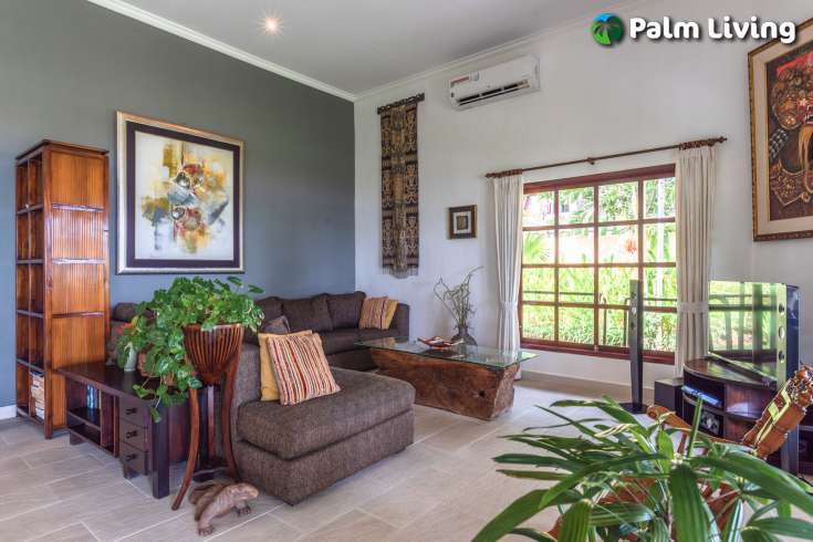 Beautiful Five Bedrooms Beachfront Villa