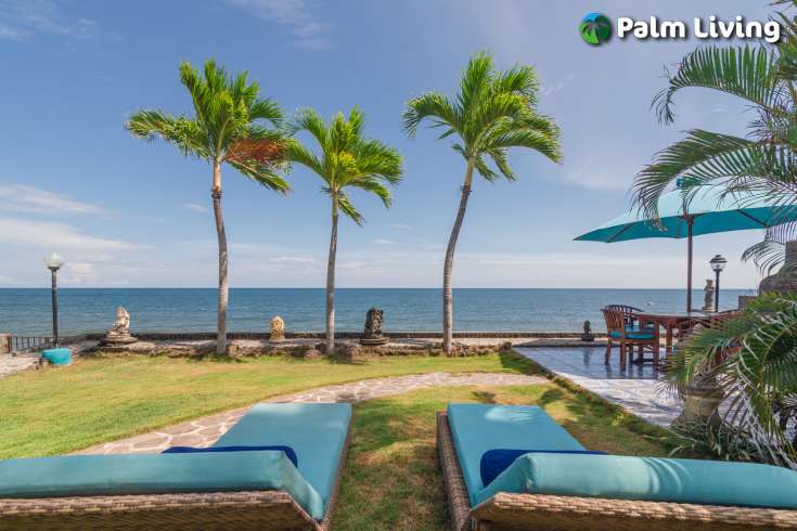 Tasteful Beachfront Villa with Guest House