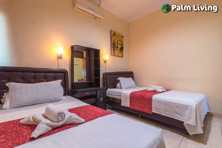 Serene Lovina Villa with Bungalow