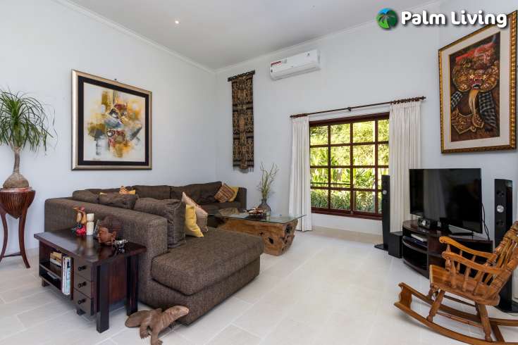 Beachfront Villa with Guest House
