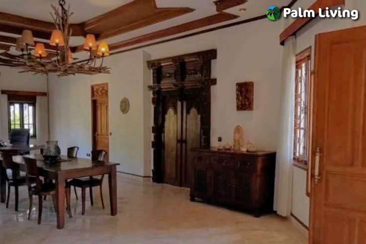 Spacious Garden Villa in Kediri for Sale
