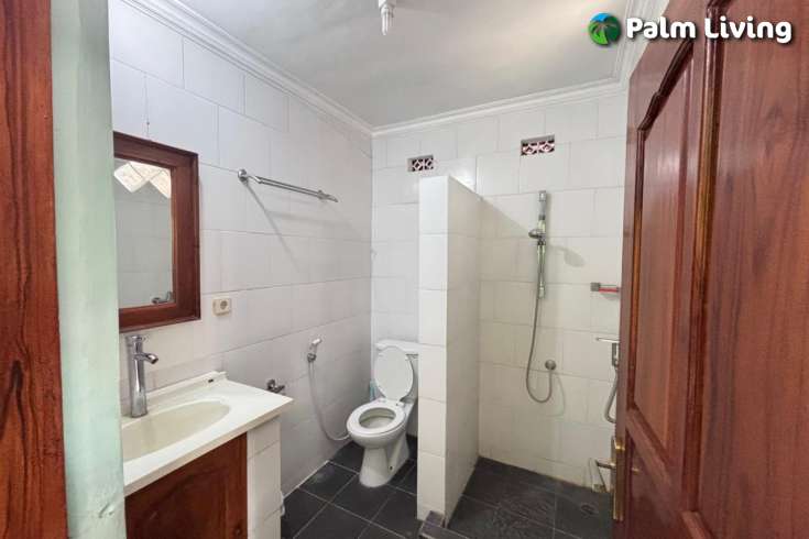 Minimalist House for Sale in Central Lovina