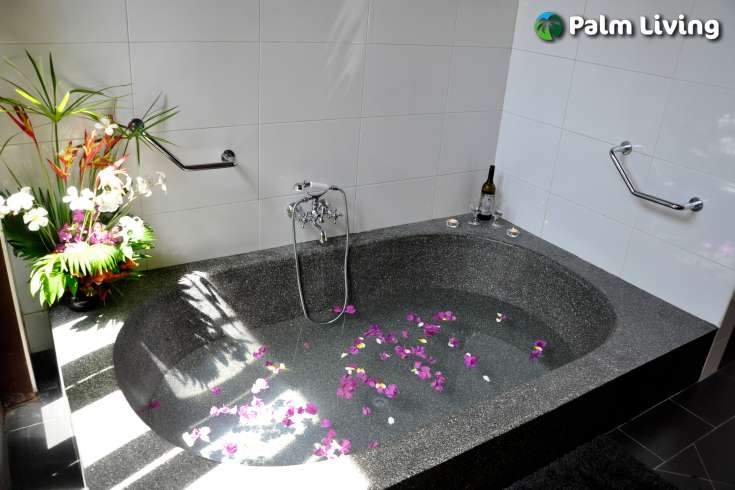 Spacious Hillside Villa in Kayuputih