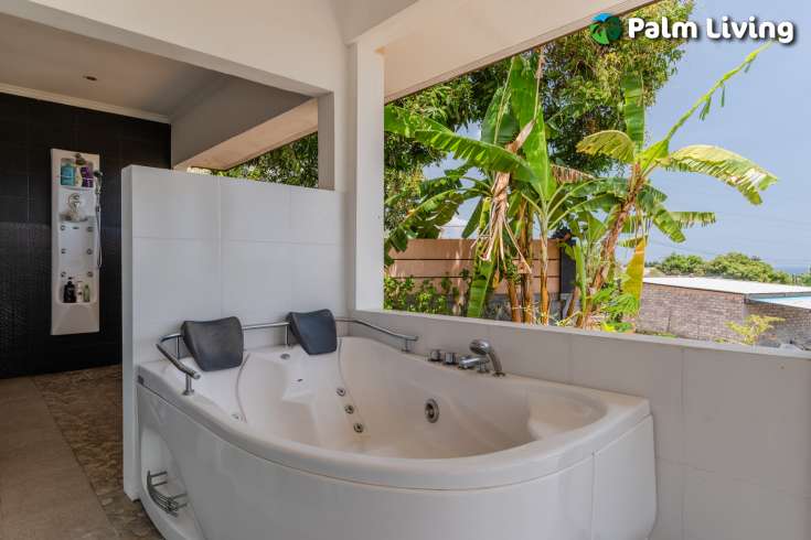 Large Contemporary Villa Ocean View