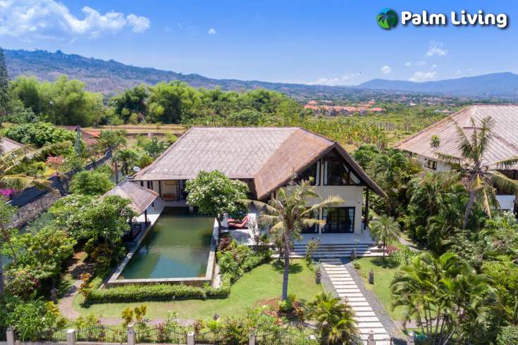 Luxury Balinese Beachfront Villa Dencarik