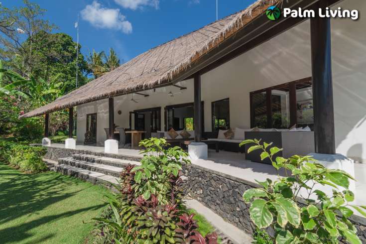 Serene Four Bedroom Villa with Ocean Views