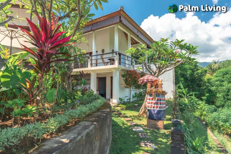 Spacious Hillside Villa, Ocean Views