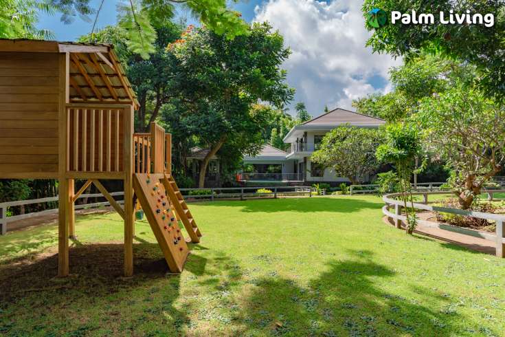 Luxury Villa Built on Large Land Plot