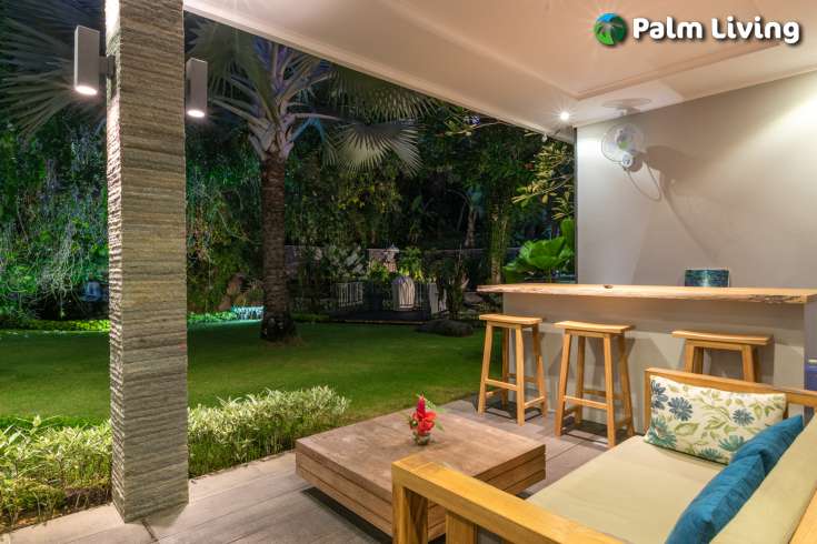 Luxury Villa Built on Large Land Plot