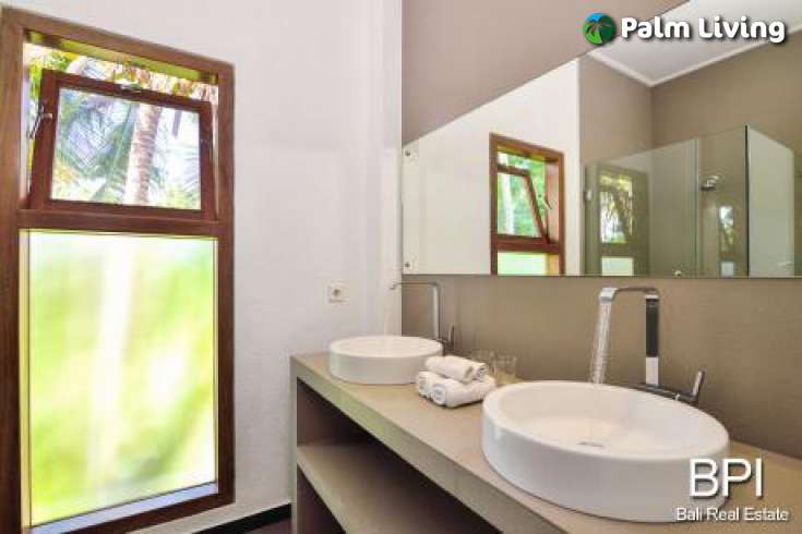 Freehold Hotel In Lovina For Sale