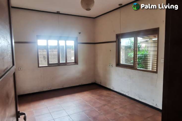 House & Restaurant For Sale
