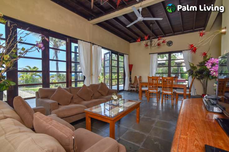 Luxury Balinese Beachfront Villa Dencarik