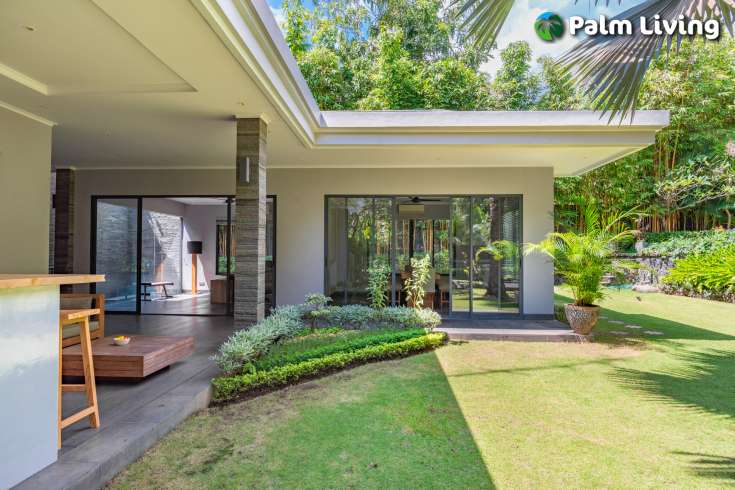 Luxury Villa Built on Large Land Plot