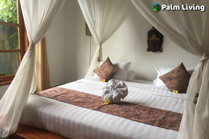 Spacious Beachfront Villa with Nice Garden