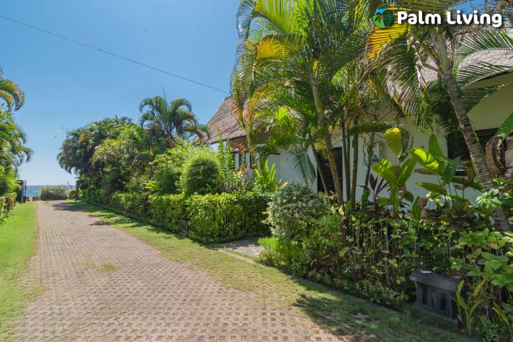 Serene Four Bedroom Villa with Ocean Views