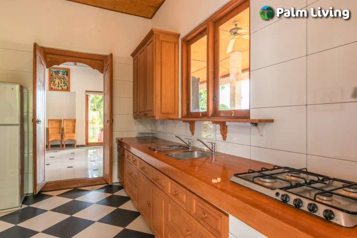 Spacious Hillside Villa in Kayuputih
