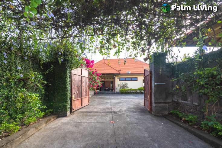 Balinese Hillside Villa in Nature for Sale