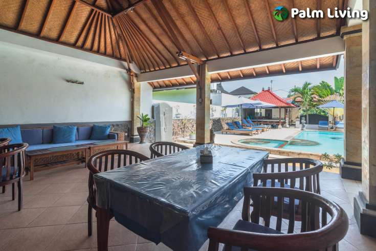 Serene Lovina Villa with Bungalow