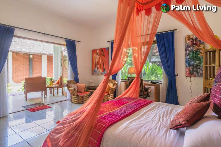Tasteful Beachfront Villa with Guest House