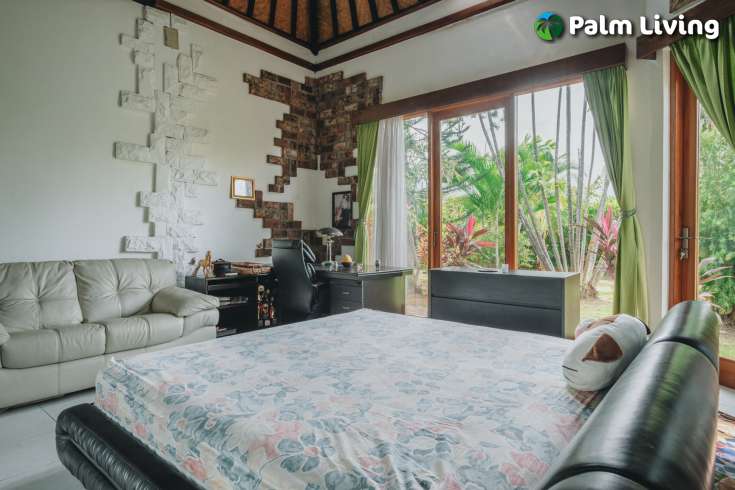 Spacious Garden Villa for Sale