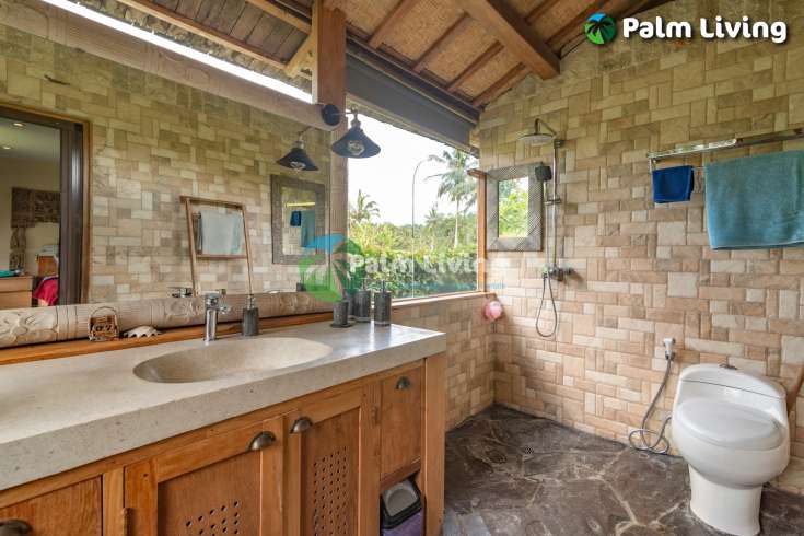 Guesthouse for Sale in Rice Fields