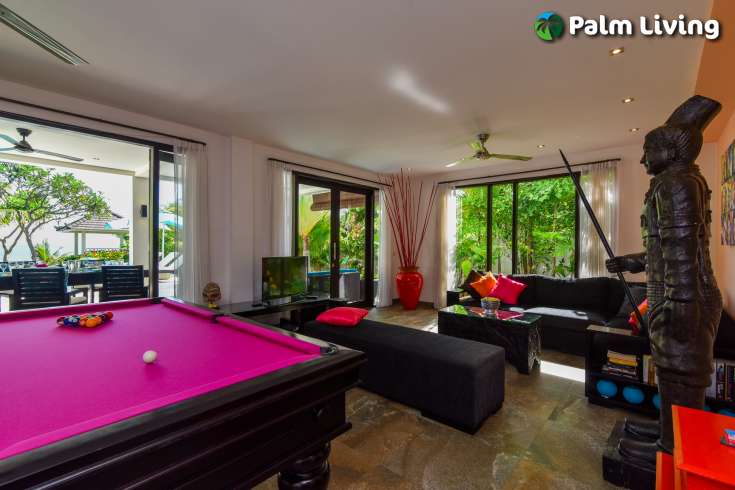 Beachfront Villa  In Pemaron For Sale