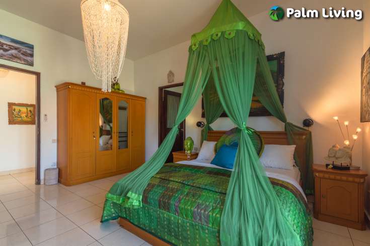 Tasteful Beachfront Villa with Guest House