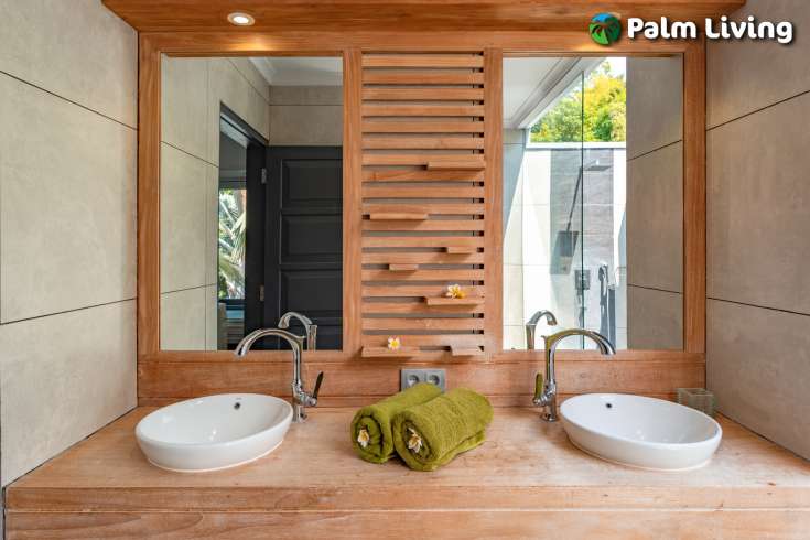 Luxury Villa Built on Large Land Plot