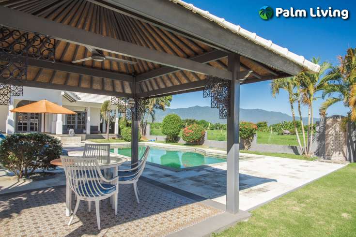 Villa for Sale with Stunning Views