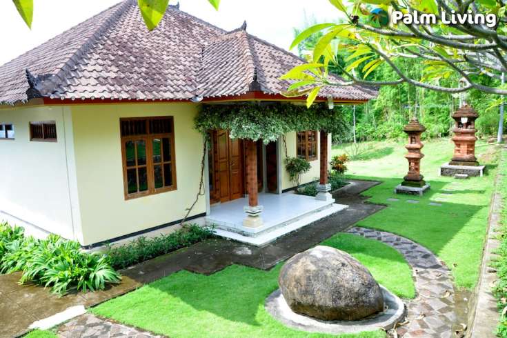 Spacious Hillside Villa in Kayuputih