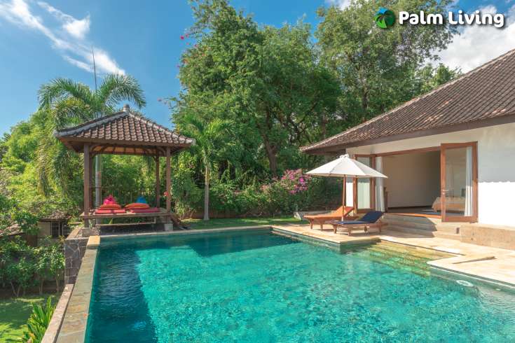 Serene Villa overlooking to the Ocean